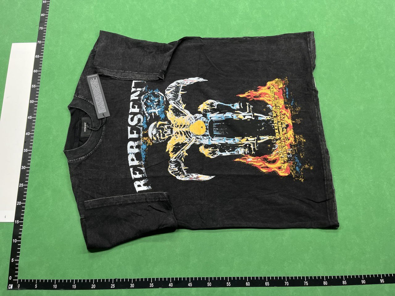 Represent T-shirt  (40 CP)