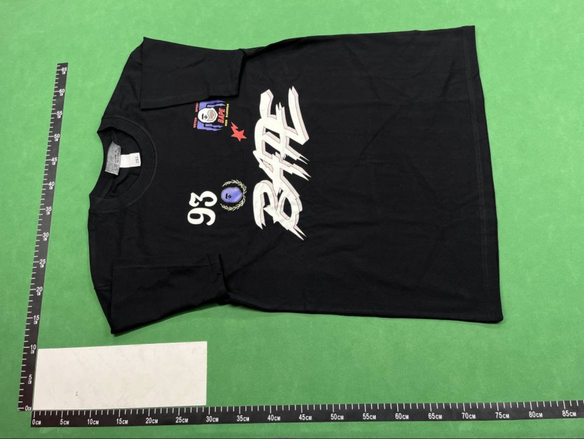 Bape T-shirt  (40 CP)