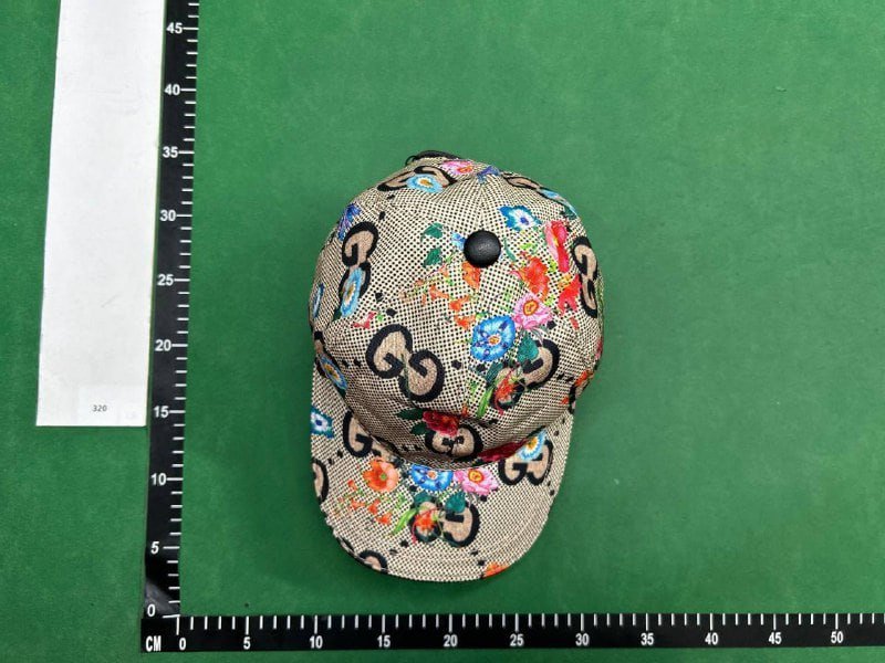 Gucci cap  (40 CP)