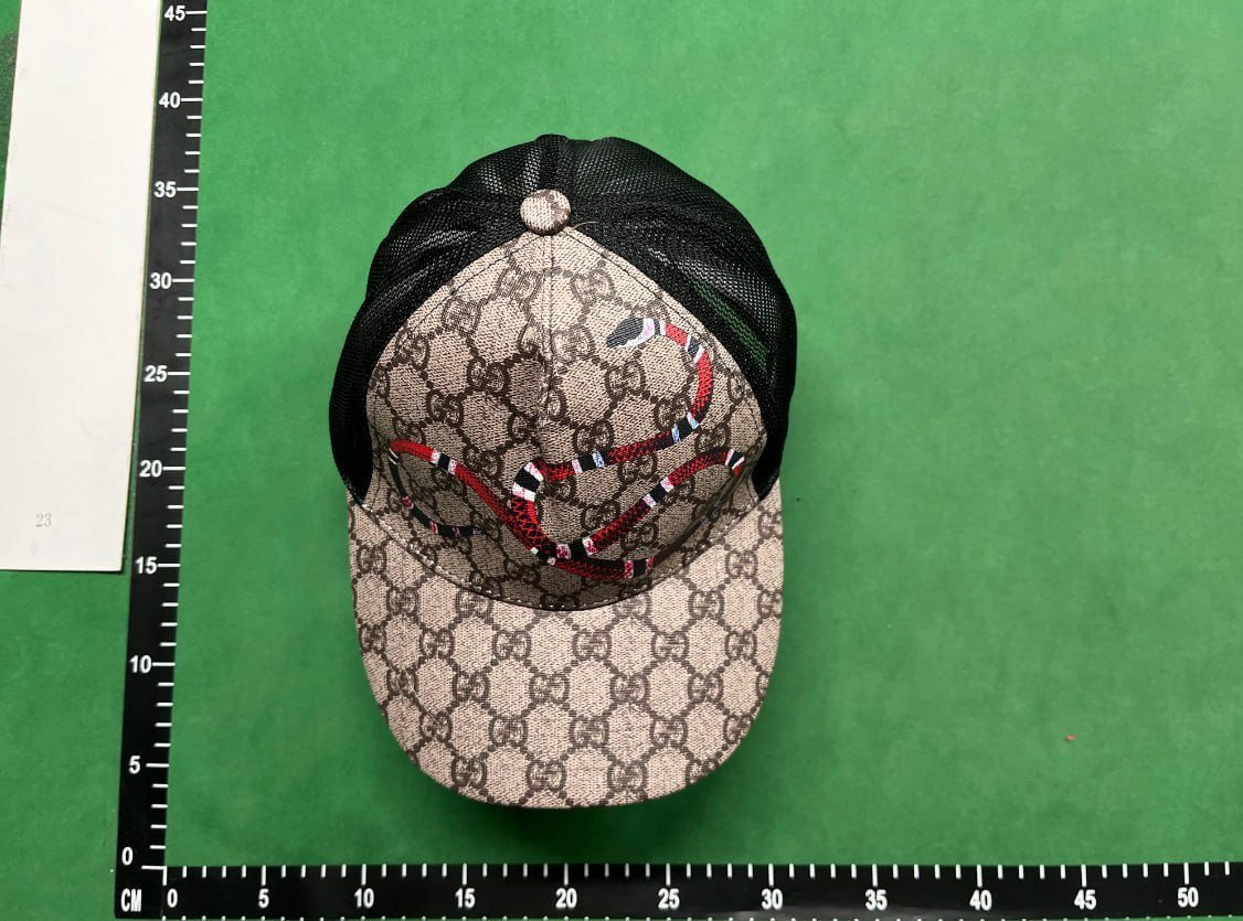 Gucci cap  (40 CP)