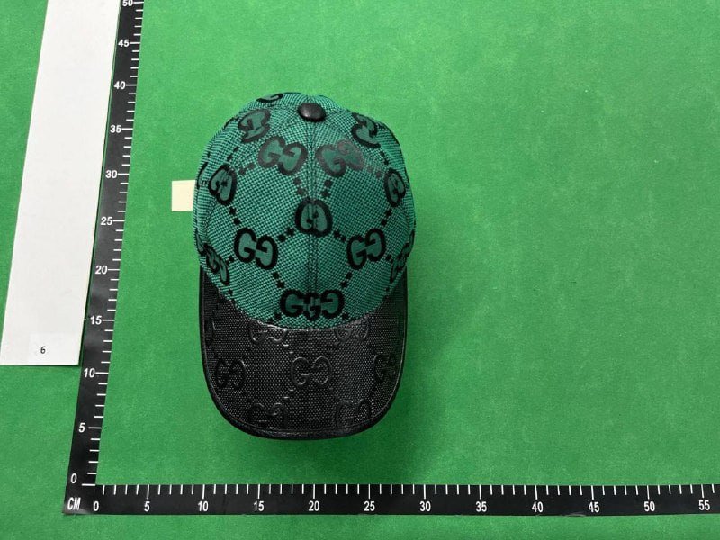 Gucci cap  (40 CP)