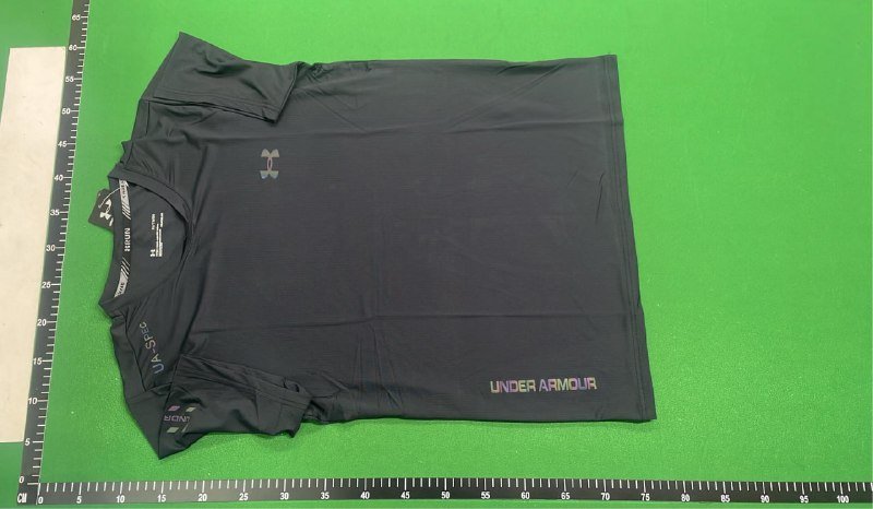  Under Armour T-shirt