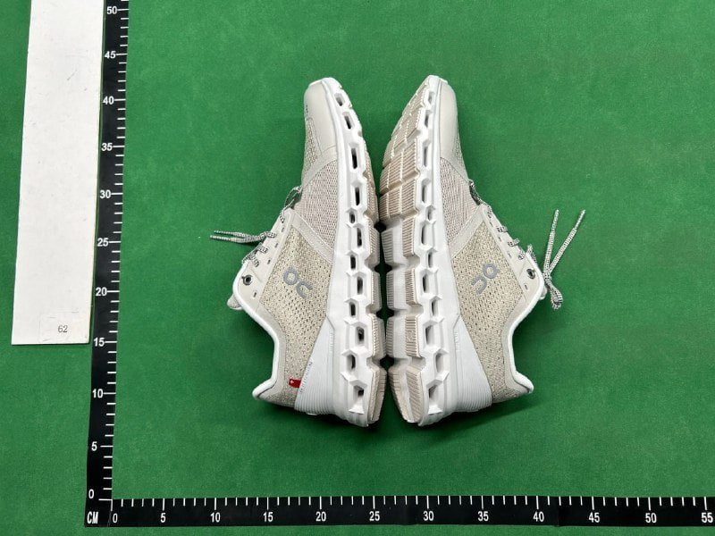 On cloud shoes   (30 CP)