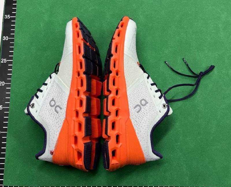 On cloud shoes   (30 CP)