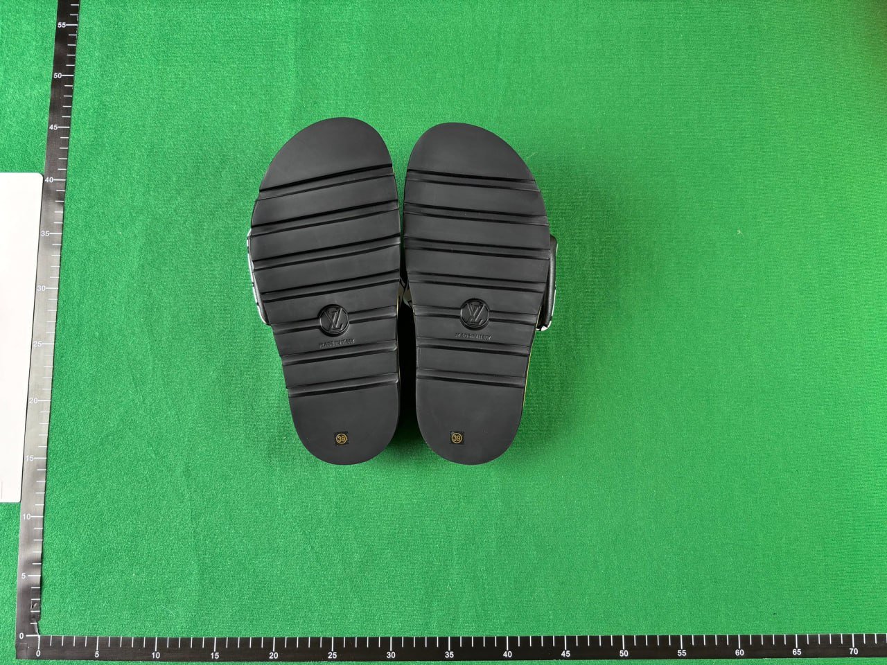     Louis Vuitton Slippers