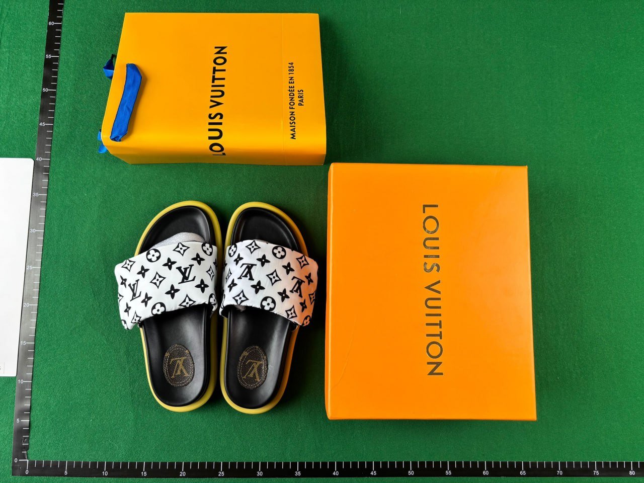     Louis Vuitton Slippers