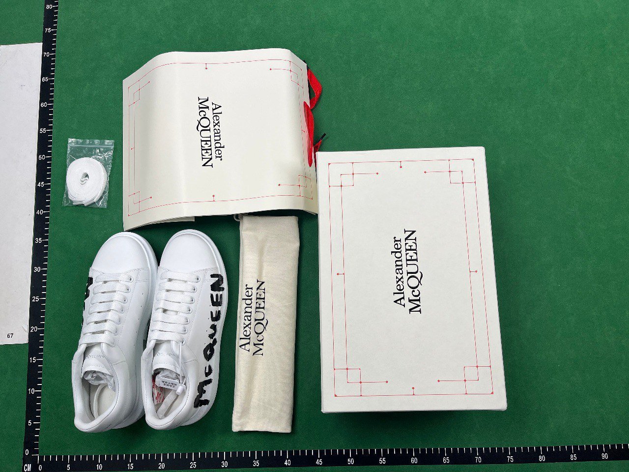  Alexander McQueen McQ Sneakers  （25+）