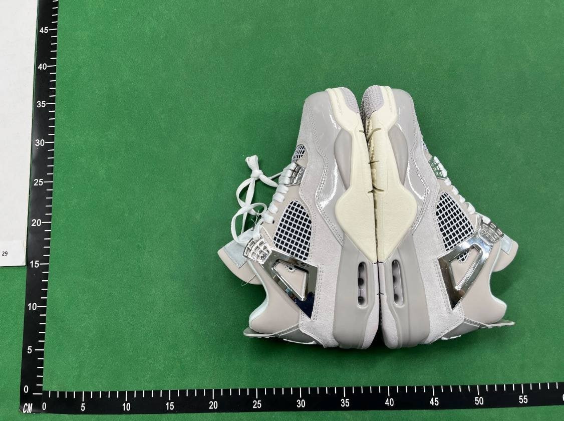   JORDAN 4  (good quality)