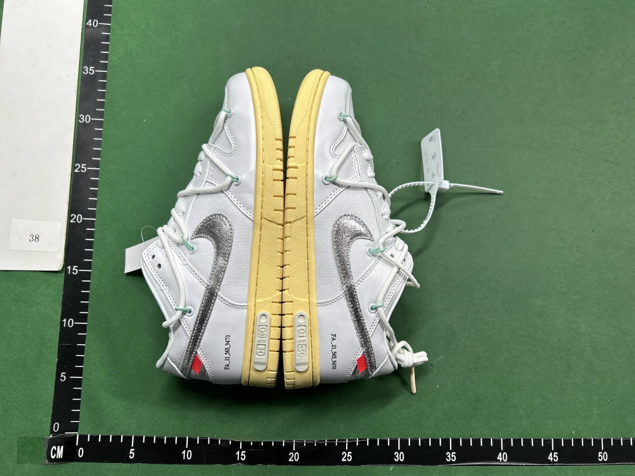  Nike Dunk Low Off-White