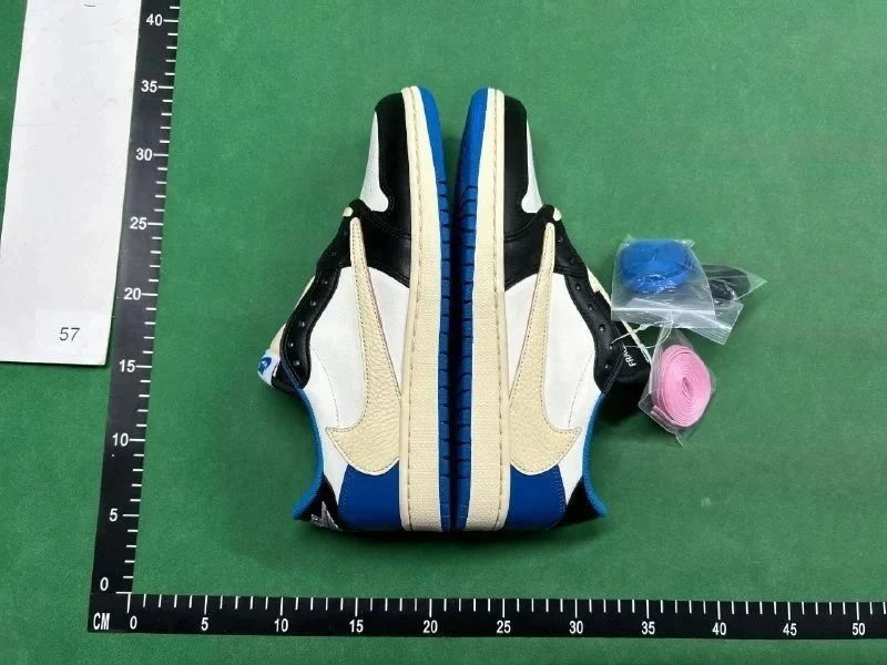 AJ1 X Travis Scott（33+ Styles）