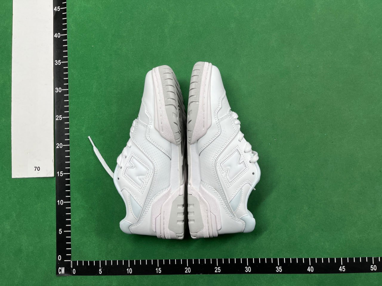 New balance 550 shoes   (33 CP)