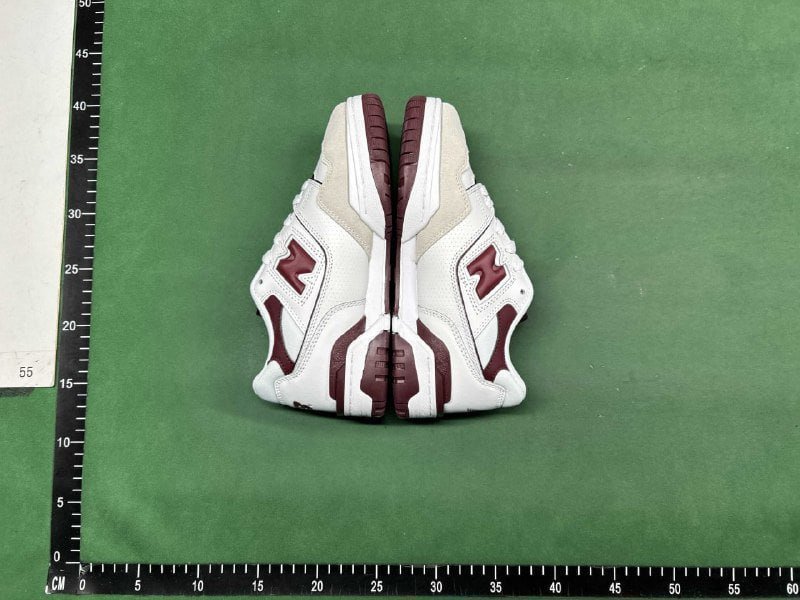 New balance 550 shoes   (33 CP)