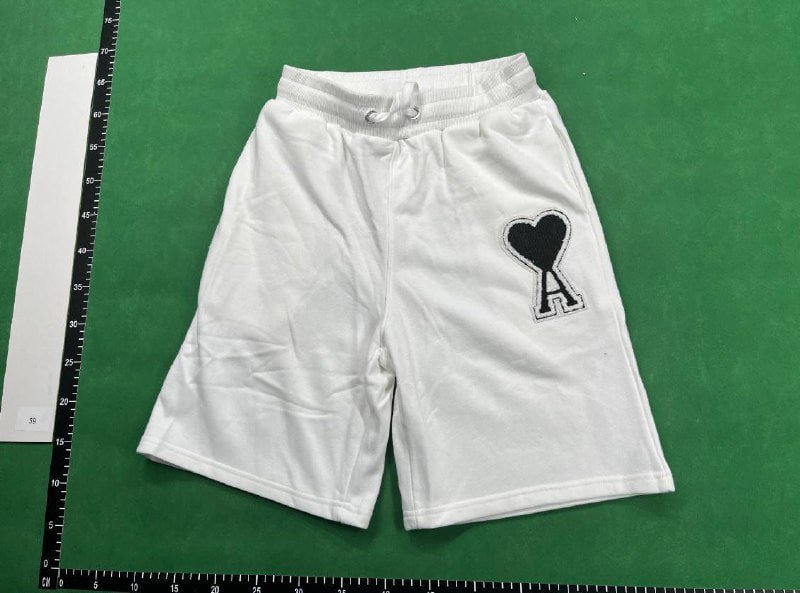 Ami shorts   (28 CP)