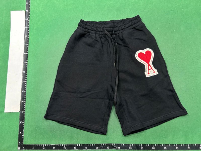 Ami shorts   (28 CP)