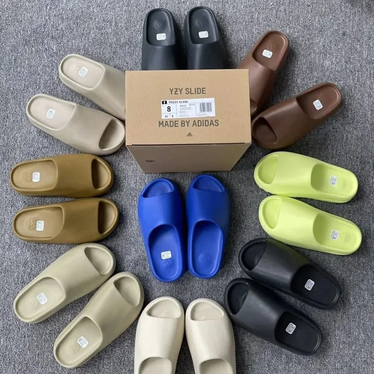  Yeezy Slides
