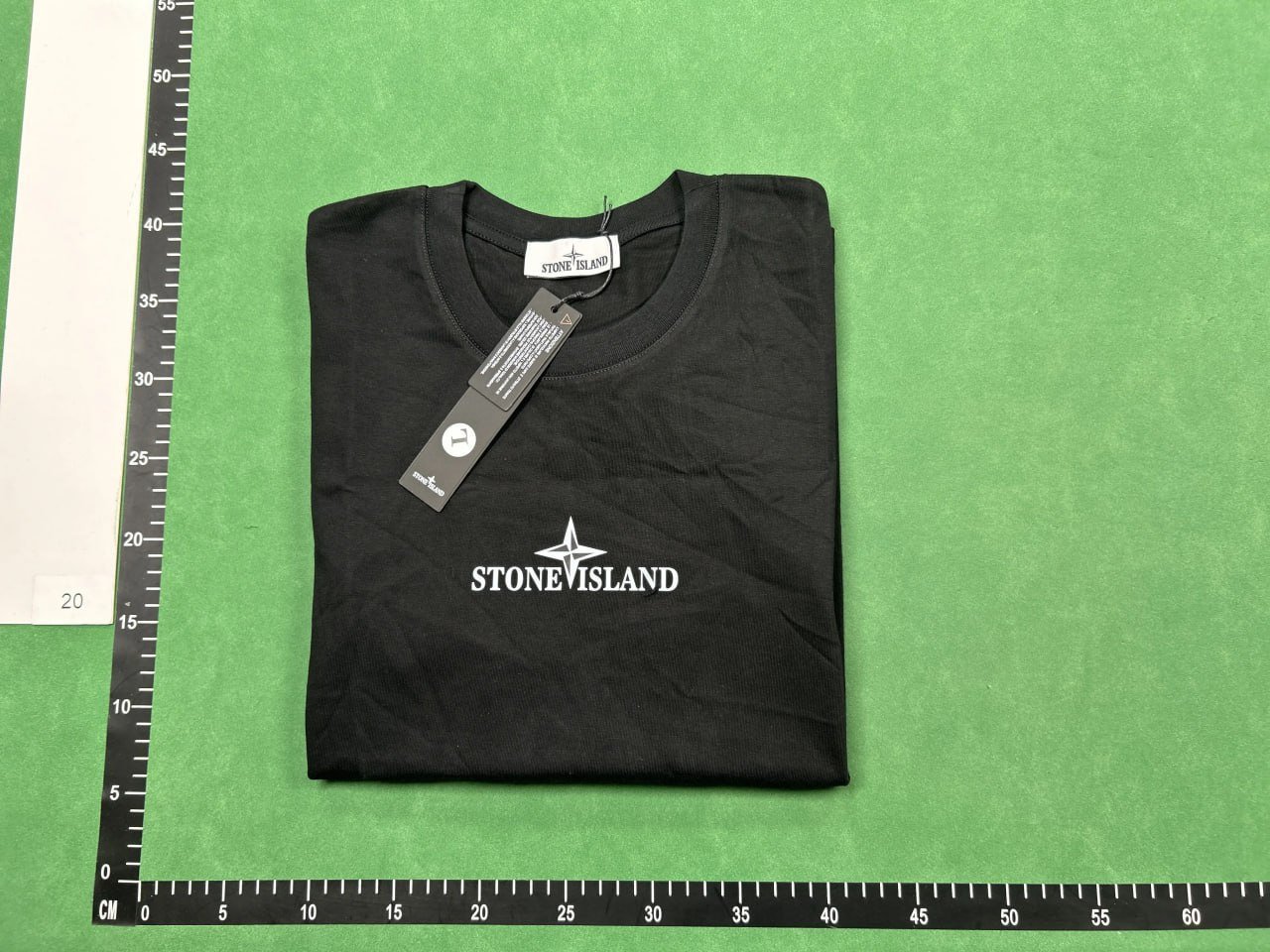 Stone Island T-shirt  (20+)