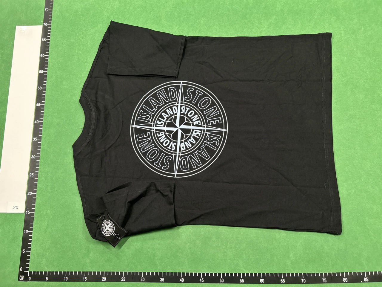 Stone Island T-shirt  (20+)