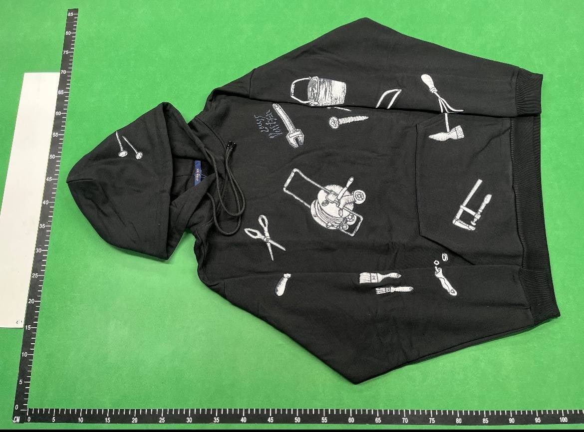  Louis Vuitton hoodie  (30 CP)