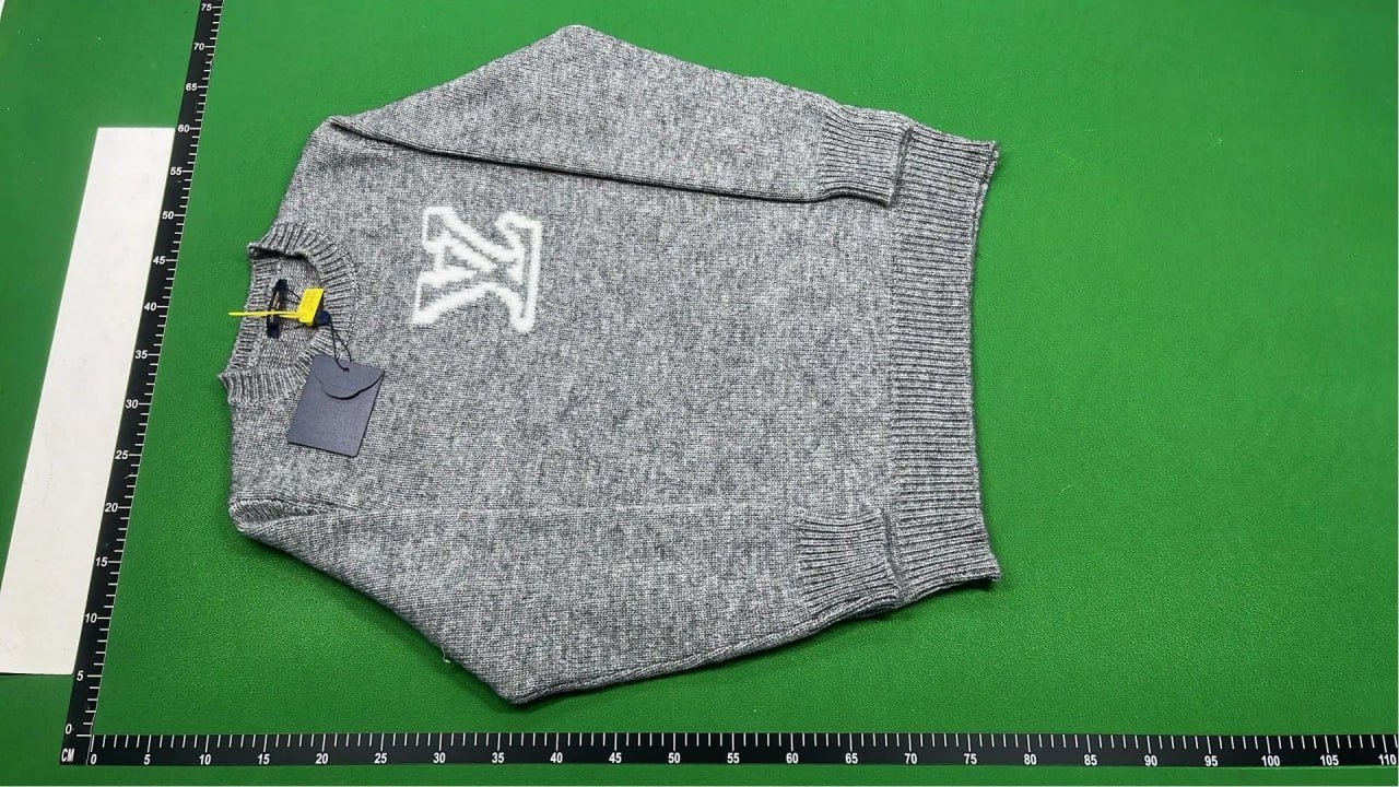 LV sweater