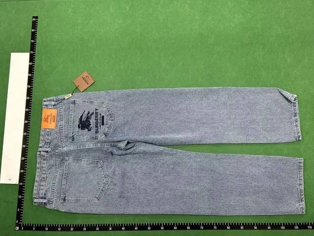   Burberry Jeans