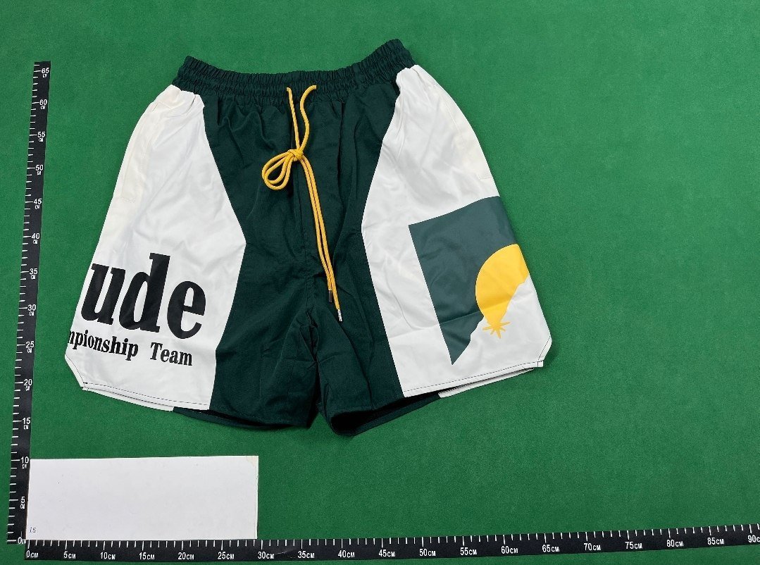 Rhude shorts  (40 CP)