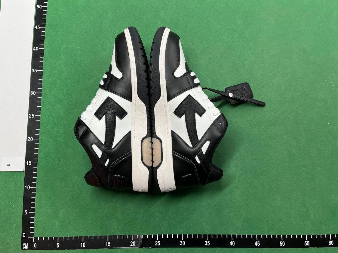 Off white shoes  (40 CP)