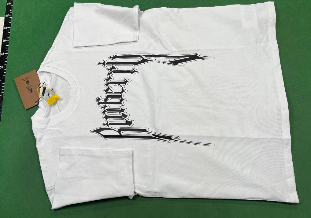  Louis Vuitton t-shirts