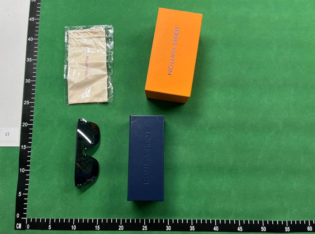 Louis Vuitton/Rayban sunglasses