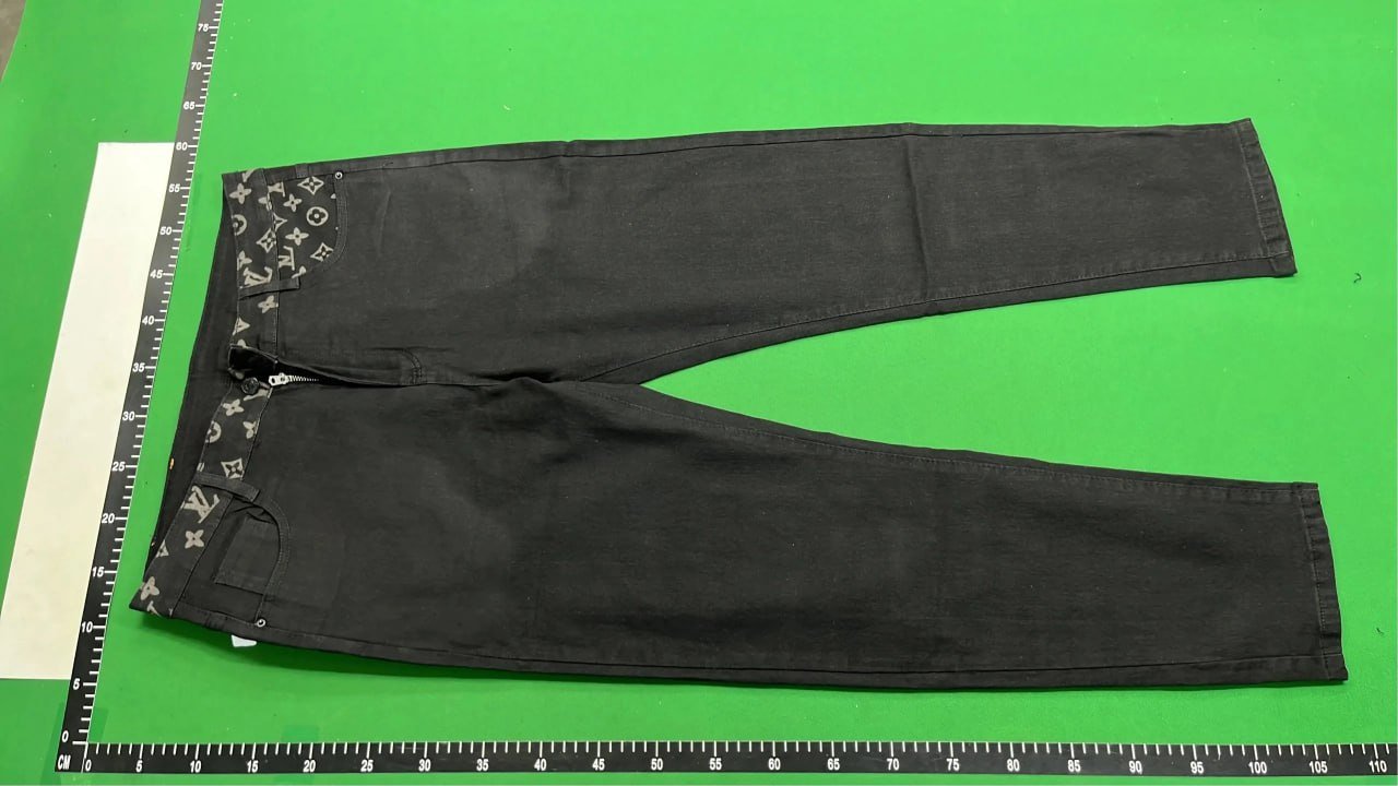 LV low-rise jeans（39 STYLE TOP）