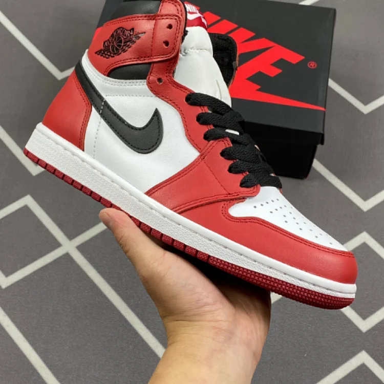 NIKE AIR JORDAN 1 Hi