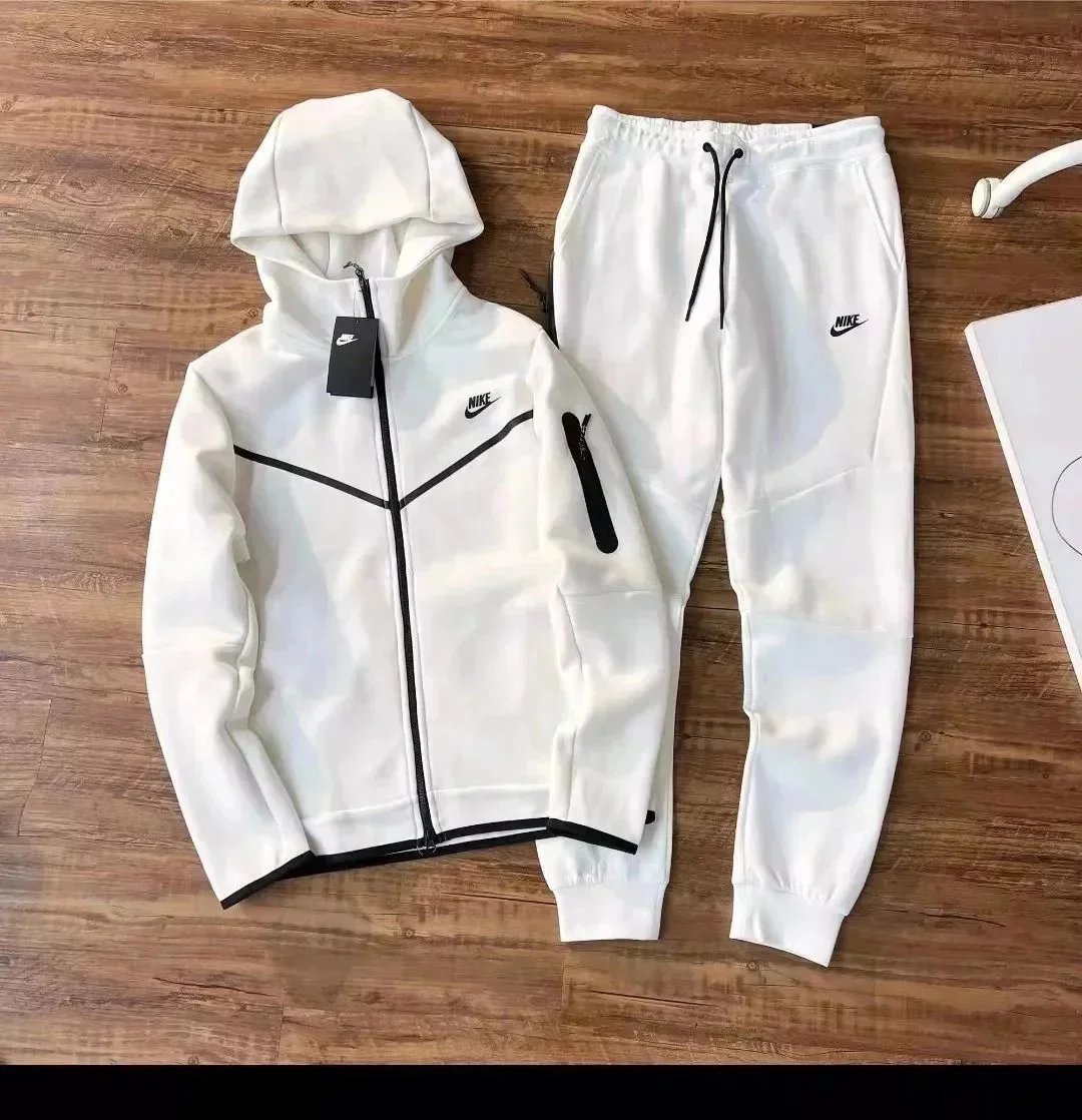 :Nike suit