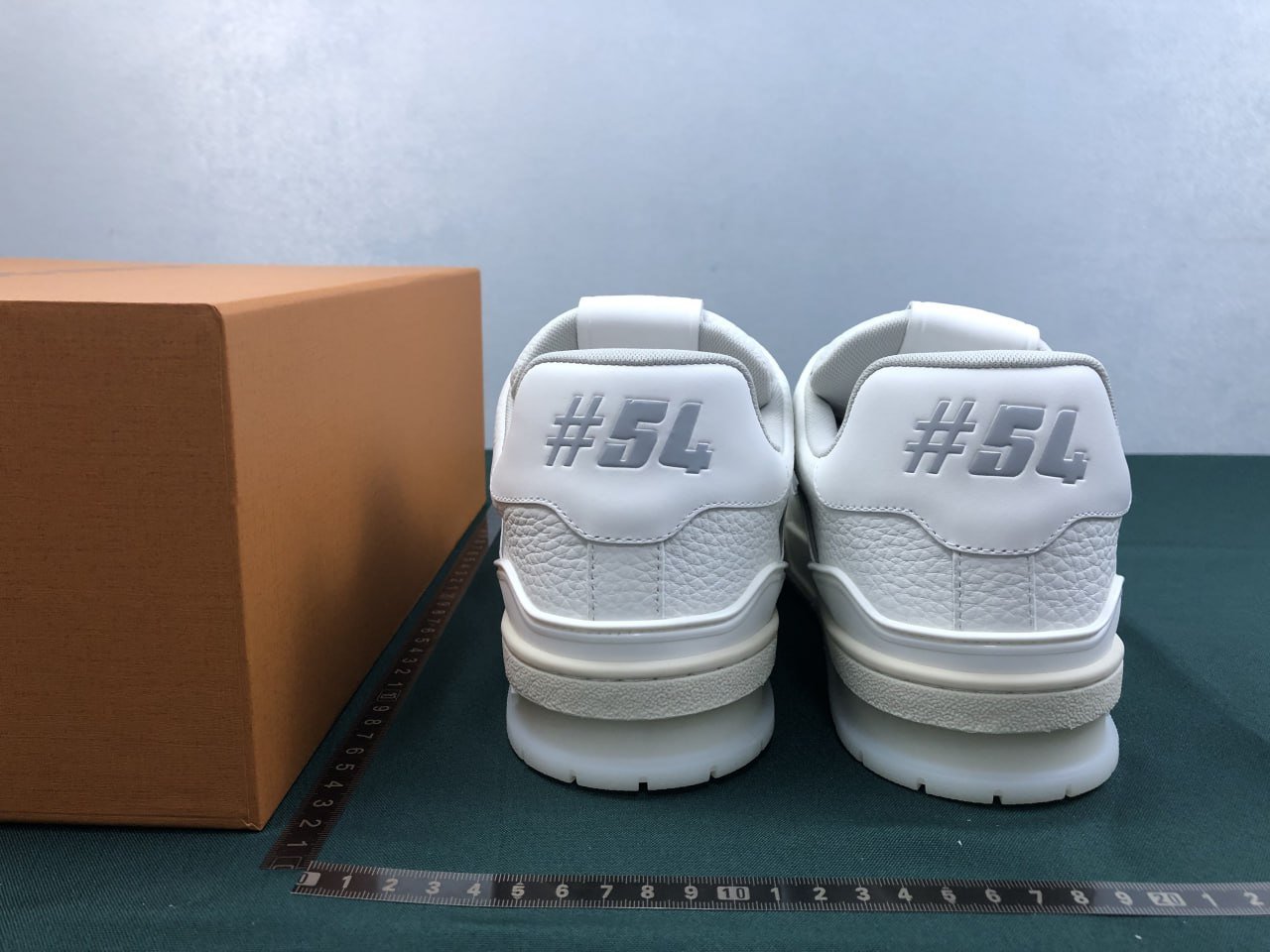 LV shoes  [OG Batch] TRA*N*R