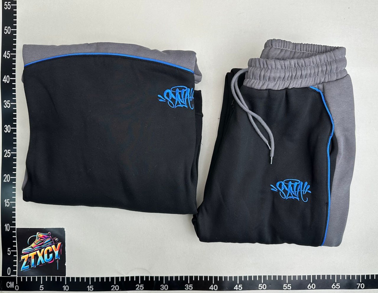 Syna World hoodie