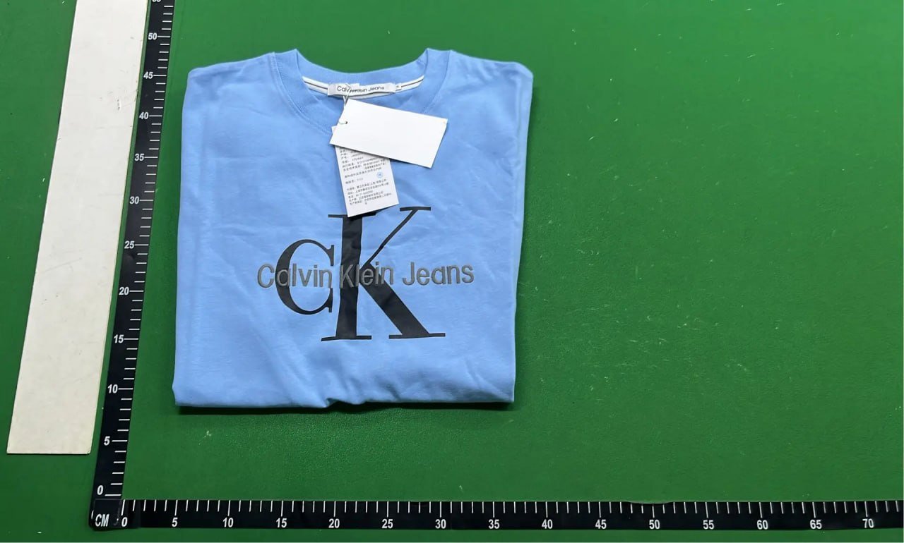 Calvin Klein Tee